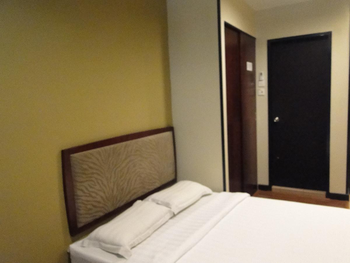 Hotel Sadong88 Kota Kinabalu Kültér fotó