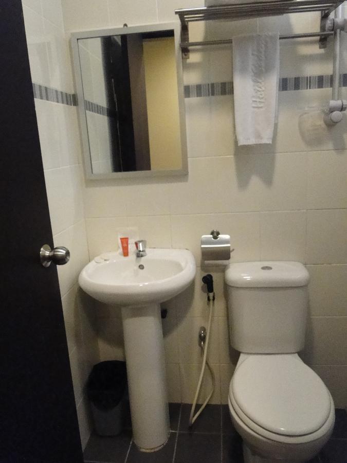 Hotel Sadong88 Kota Kinabalu Kültér fotó